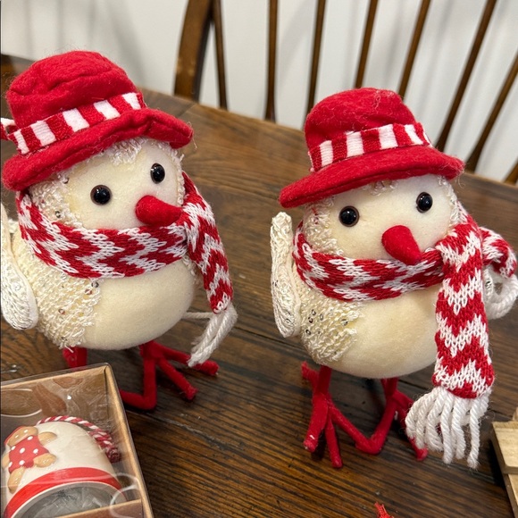 Bundle of Festive Holiday Decor - Picture 4 of 10